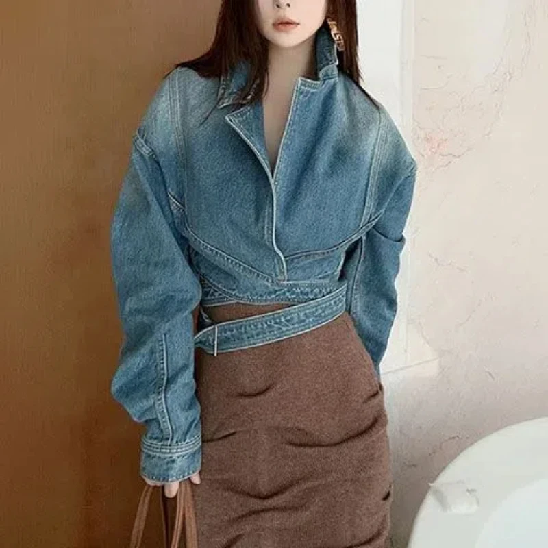 Unique Women'S Formal Wear - Niebieska sprana kurtka jeansowa w stylu