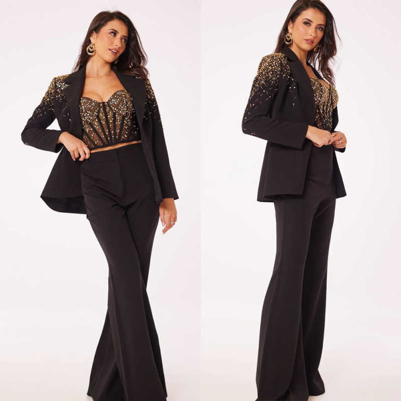 Unique Women'S Formal Wear - Unikalny design damskich garniturów 2-częściowych: marynarka
