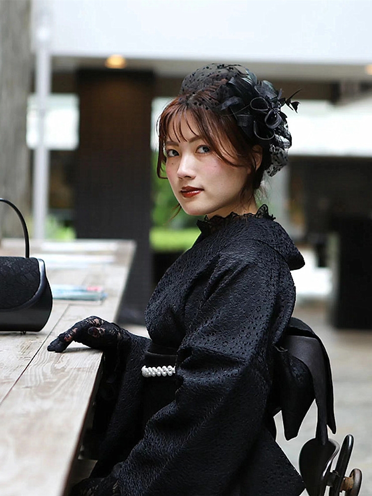Eleganckie koronkowe kimono -  – Japanese Women Formal Wear recenzja i cena
