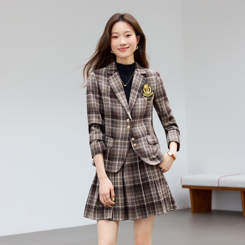 Jasnobrązowy garnitur w kratę  – Women Formal Wear Shirts recenzja i cena